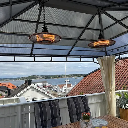Monas Sommerresidens Midt I Hjertet Av Apartment Kragero